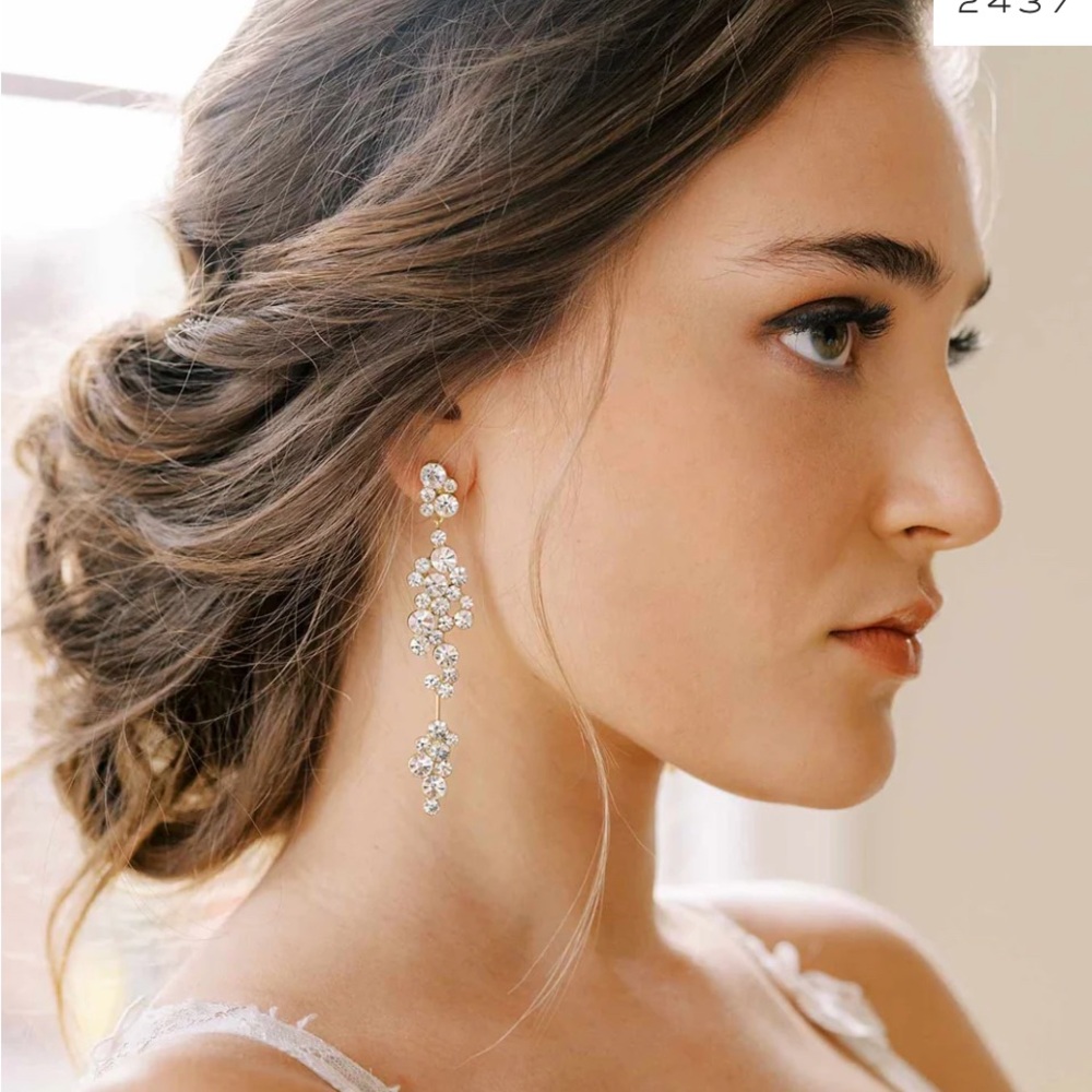 Bridal earrings Twigs & honey Champagne bubbles linear drop